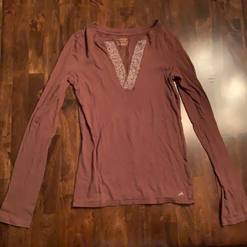 🎉3/$15 SALE!🎉 Vintage American Eagle brown v-neck long sleeve shirt, XS